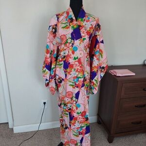 Vintage Japanese Traditional Floral Kimono